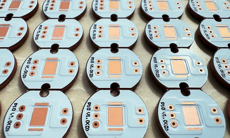 Example of PCB using double-sided copper substrate for enhanced heat dissipation in LED driver circuit 